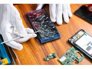 damaged-displays-can-affect-daily-use-more-than-you-think-small-1
