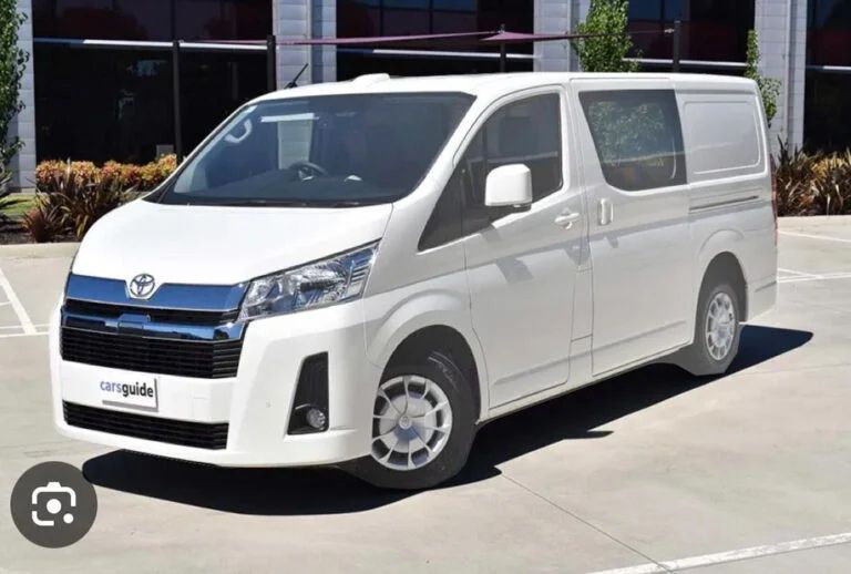 melbourne-maxi-taxi-reliable-airport-transfers-247-big-0