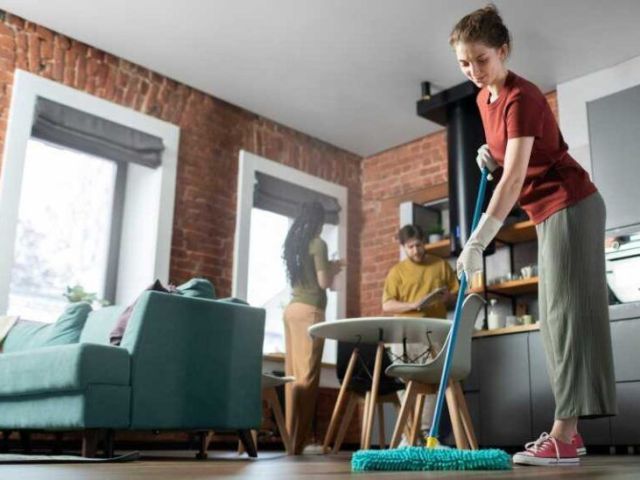 left-in-a-messy-house-get-urgent-domestic-support