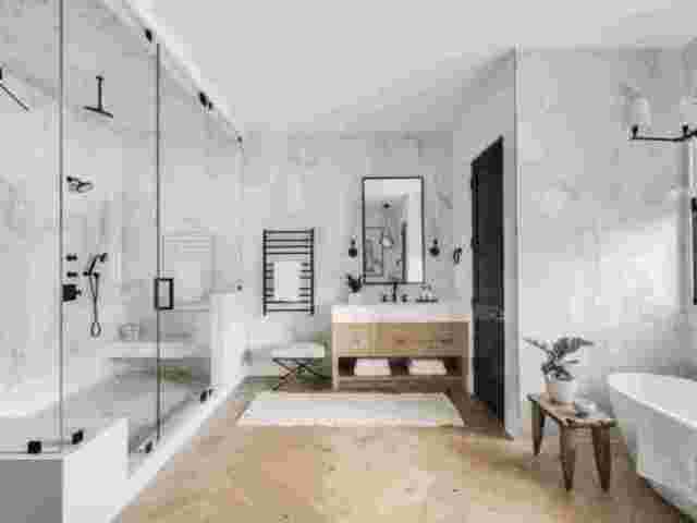 best-bathrooms-renovations-contractor-in-brunswick