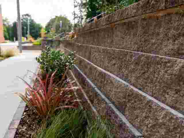 best-retaining-walls-contractor-in-modbury