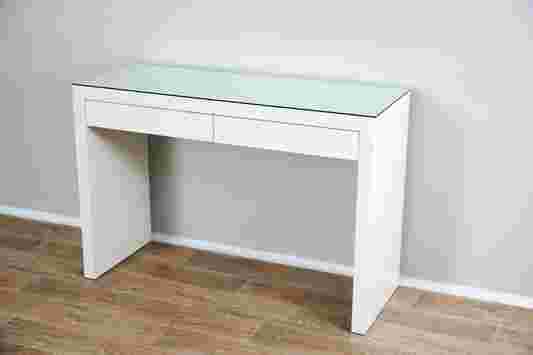 beauty-table-with-mirror-sets-that-define-glamour-big-0
