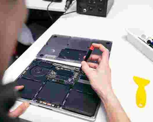 restore-performance-with-macbook-battery-repair-in-figtree
