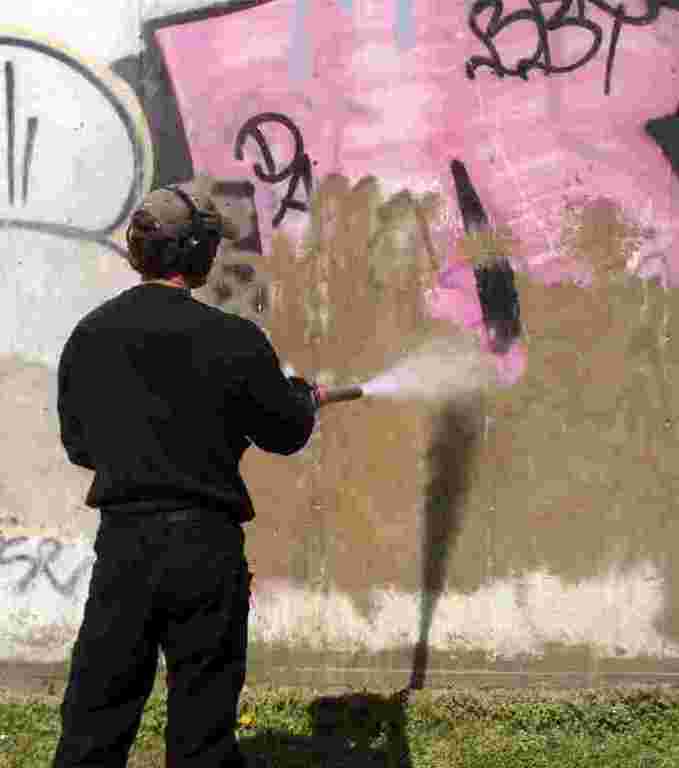 repeated-graffiti-problems-anti-graffiti-coatings-protection-big-1