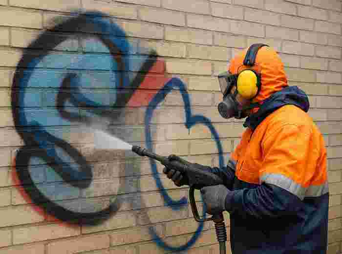 repeated-graffiti-problems-anti-graffiti-coatings-protection-big-2