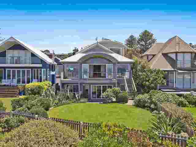 home-builder-avoca-beach-for-modern-family-living
