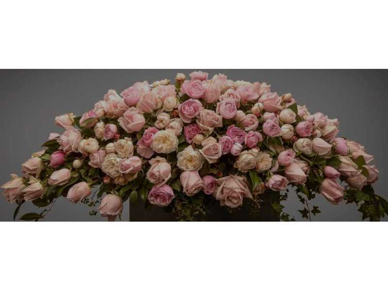 masterfully-arranged-condolence-florals-to-express-eternal-love-small-0