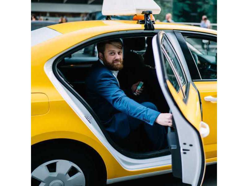 trusted-maxi-taxi-melbourne-for-comfortable-group-rides-small-0