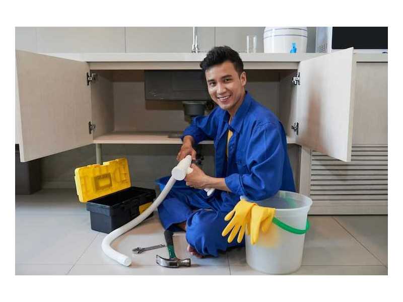 professional-handyman-in-karratha-for-reliable-home-repairs-small-0
