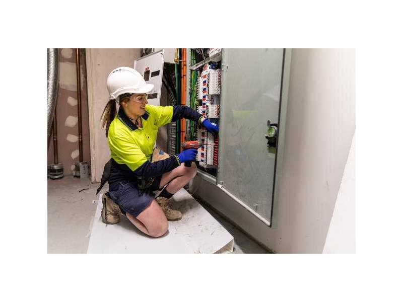 electrician-curl-curl-keeping-your-property-powered-safely-small-0