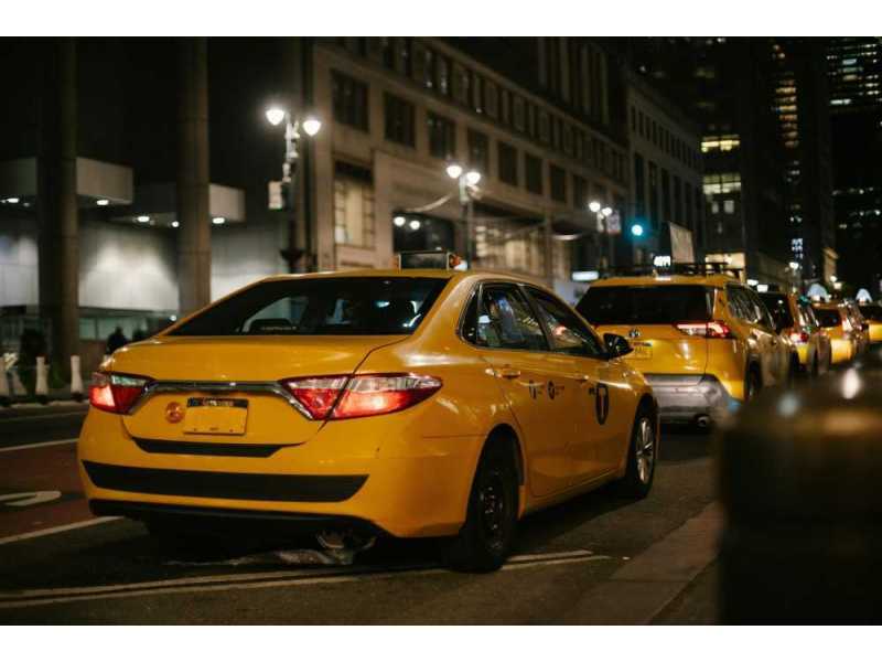 castlemaine-taxi-reliable-airport-transfers-local-cab-services-small-0
