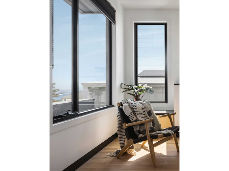stylish-louvre-windows-for-modern-australian-homes-small-0