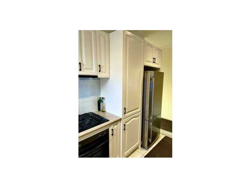 kitchen-refacing-cost-in-melbourne-that-beats-a-full-kitchen-renovation-small-0