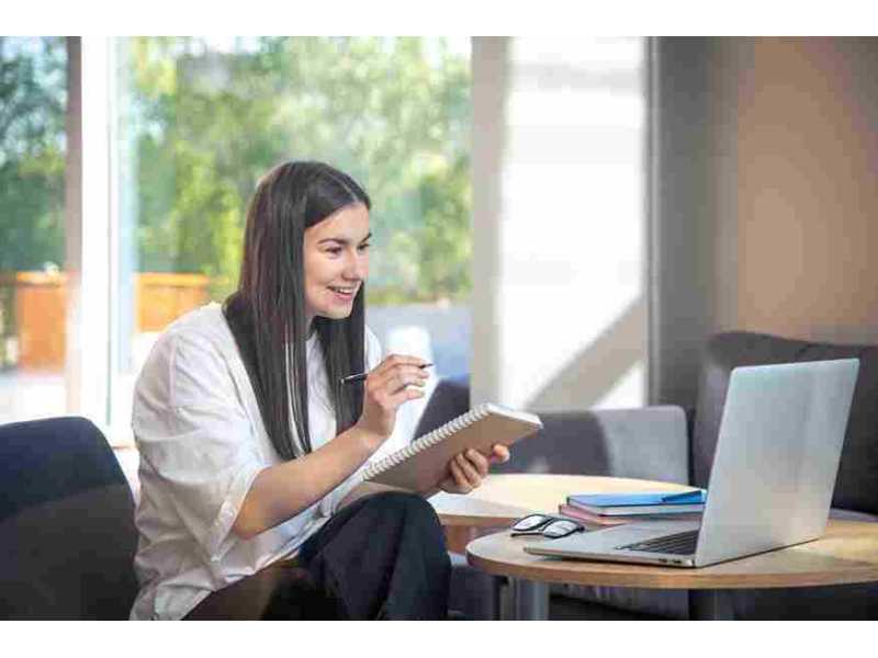 premium-university-assignment-help-services-in-australia-small-0