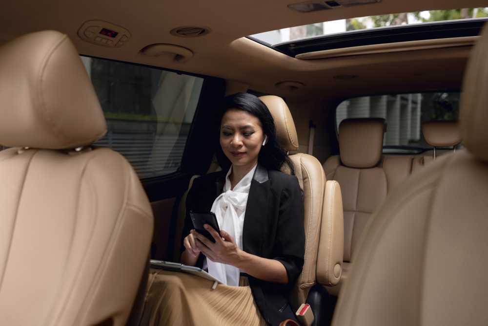 how-does-drouin-taxi-service-make-daily-travel-easier-for-local-residents-big-0