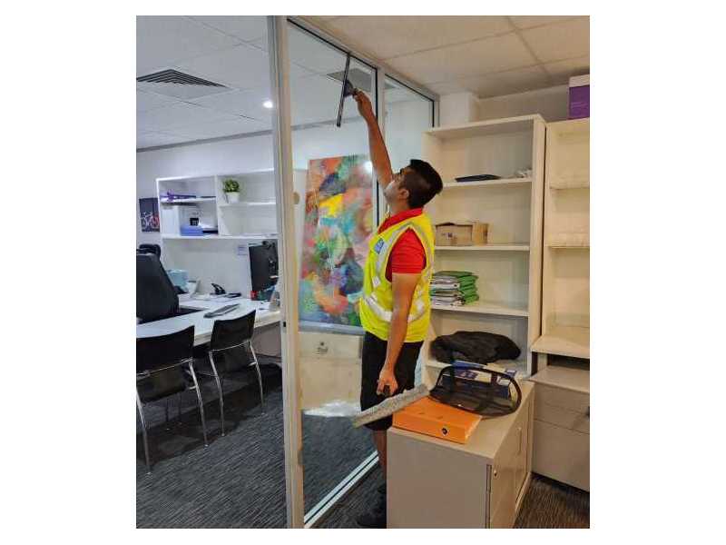 trusted-corporate-office-cleaning-services-near-you-small-0