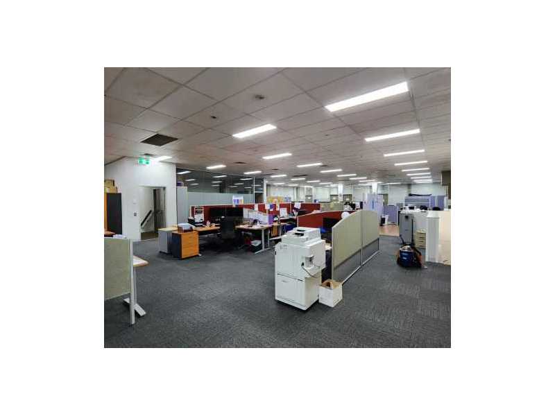 trusted-corporate-office-cleaning-services-near-you-small-1