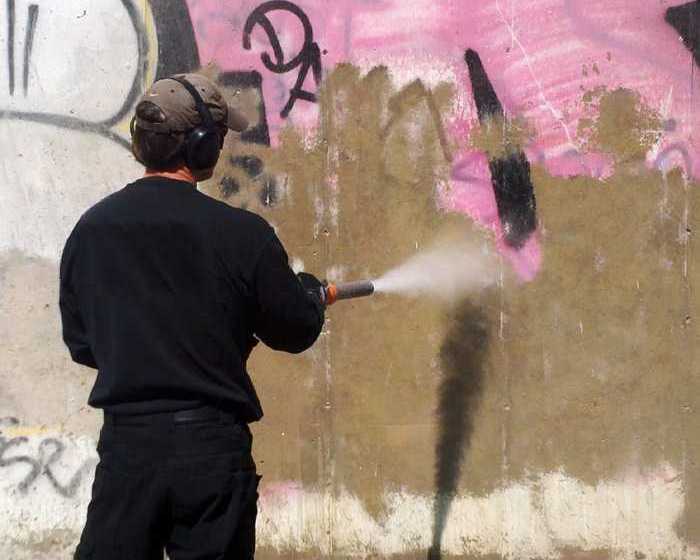 emergency-graffiti-removal-available
