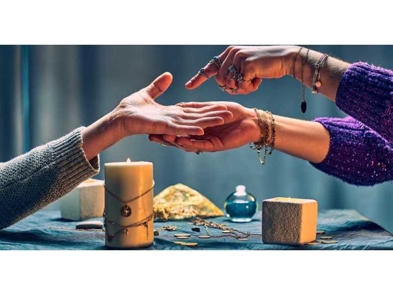 accurate-palm-reading-in-melbourne-know-your-future-with-confidence-small-0