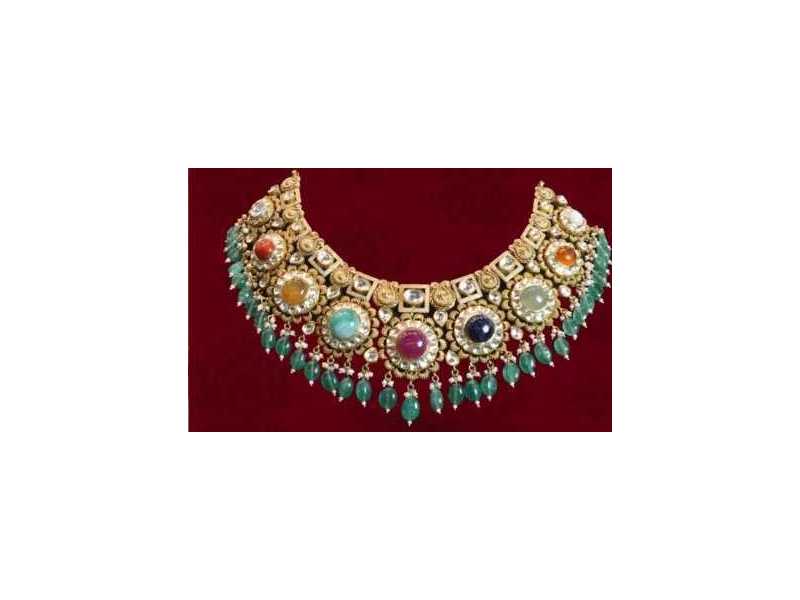 indian-jewellery-tarneit-exquisite-gold-bridal-jewellery-small-0