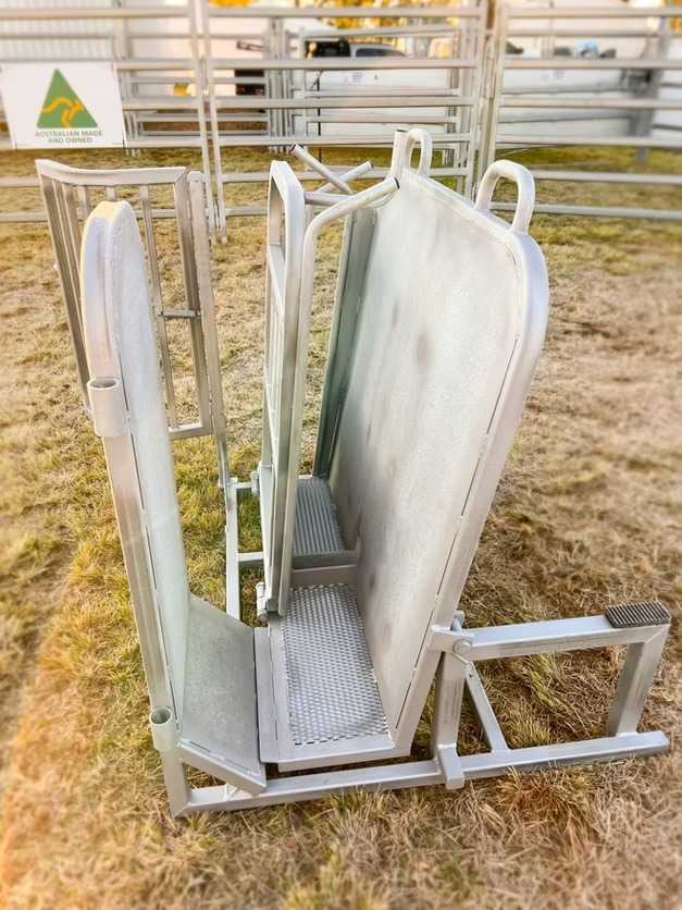 rpm-livestock-equipment-calf-cradle-for-easier-marking-branding-big-0