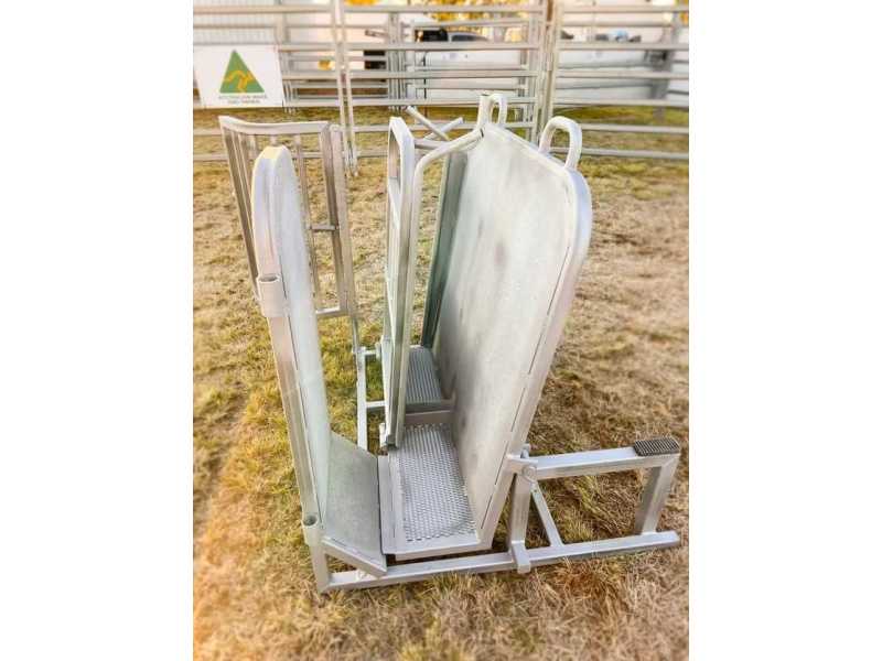 rpm-livestock-equipment-calf-cradle-for-easier-marking-branding-small-0