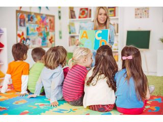 explore-the-best-long-daycare-centre-near-you-small-0