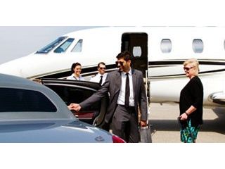travel-safely-and-comfortably-from-milton-to-toronto-airport-with-airline-limo-small-0