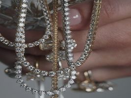 rent-diamond-jewelry-in-montreal