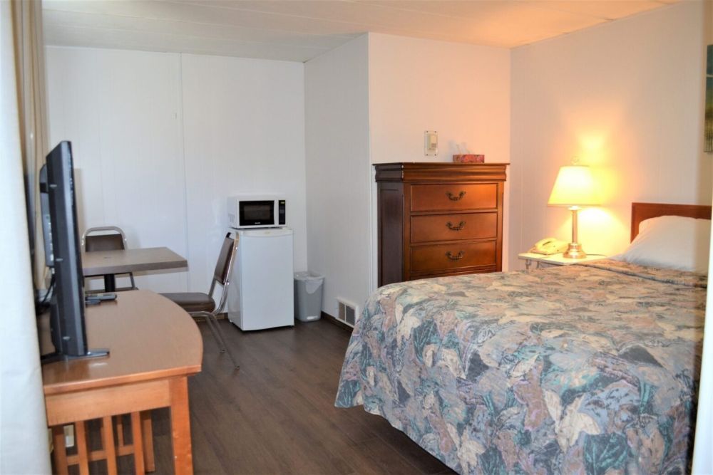 best-hotel-or-motel-in-burstall-sk-big-0