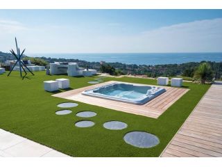 skyview-hot-tubs-swim-spas-small-2
