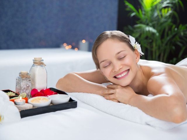 find-peace-in-the-mountains-book-your-lake-louise-spa-getaway