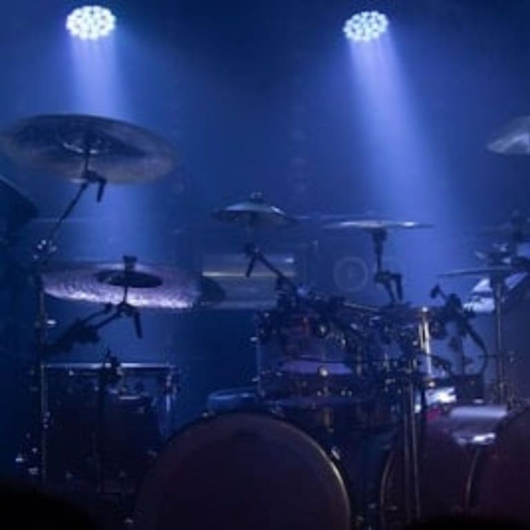 dive-into-dreamy-indie-soundscapes-from-surrey-big-0