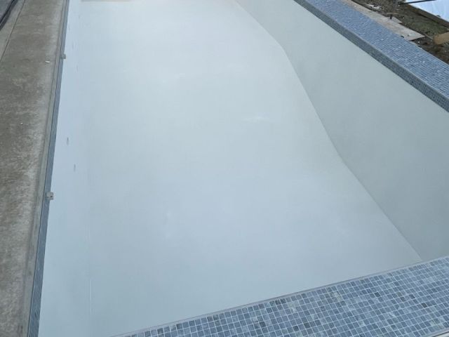 restore-your-pool-beauty-with-expert-tile-repair-services