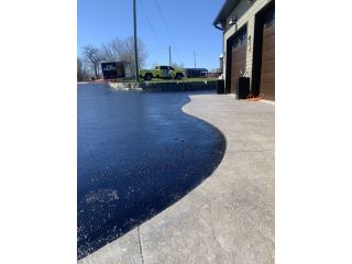 top-rated-driveway-sealing-experts-estimates-available-now-small-0