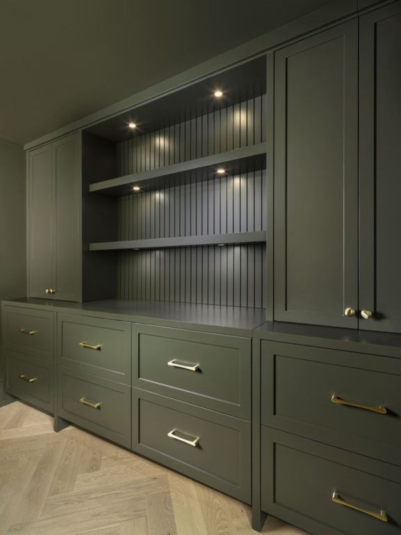 closets-wardrobe-designs-that-blend-storage-with-sophistication-big-0