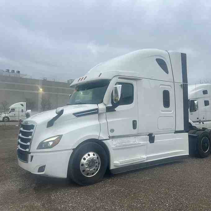freightliner-in-cascadia-mississauga-big-0
