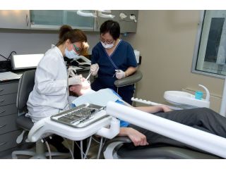 looking-for-a-trusted-dentist-in-midtown-toronto-small-1