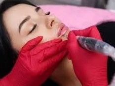 cosmetic-lip-tattoo