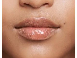 lip-neutralization-for-balanced-lip-tone-small-0