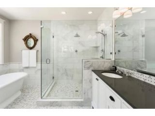 harb-kitchen-bath-small-0