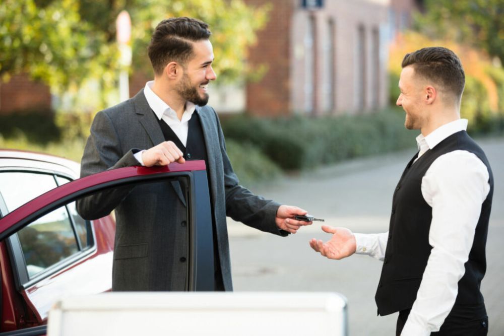 hire-professional-drivers-anytime-with-chaufrr-big-0
