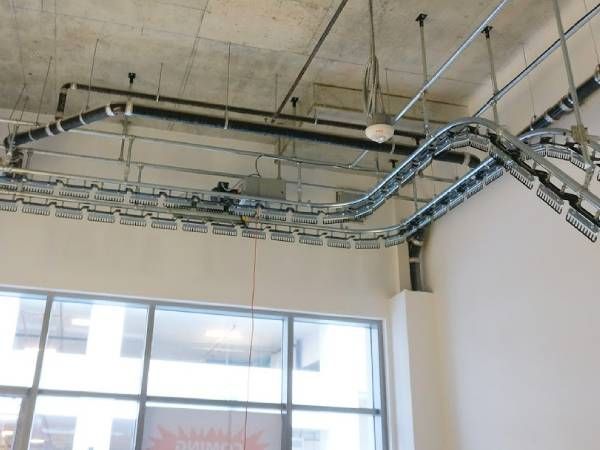 overhead-enclosed-track-conveyor-big-0
