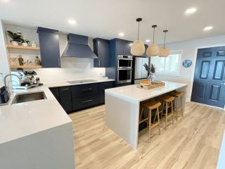 kitchen-renovation-company-small-0
