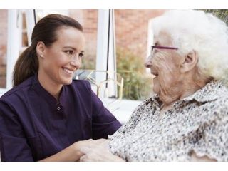 seniors-receive-compassionate-live-in-care-daily-small-0