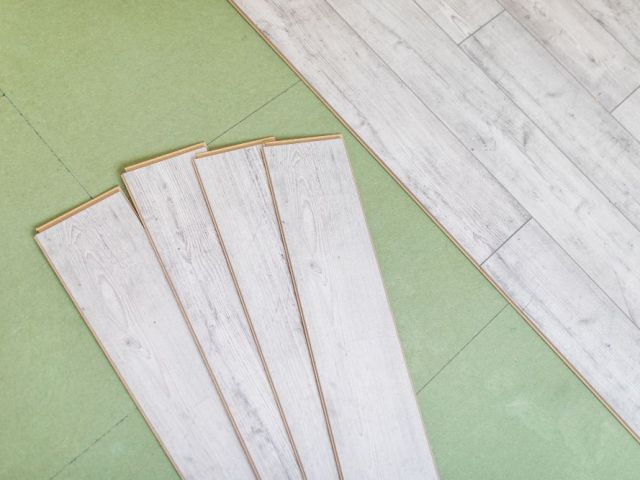 install-quality-laminate-flooring-with-cosmaroma-in-peterborough
