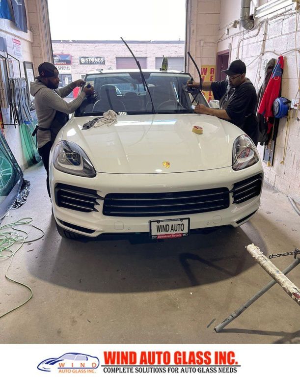 windshield-replacement-auto-glass-repair-in-toronto-gta-big-0