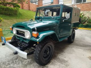 1977-toyota-land-cruiser-fj43-concours-frame-off-restoration-small-0