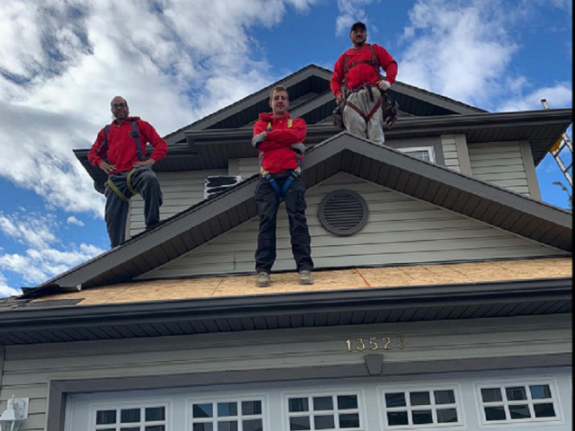 top-roofing-company-offering-free-estimates-and-expert-service