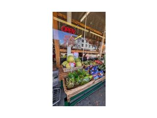 east-west-market-small-4